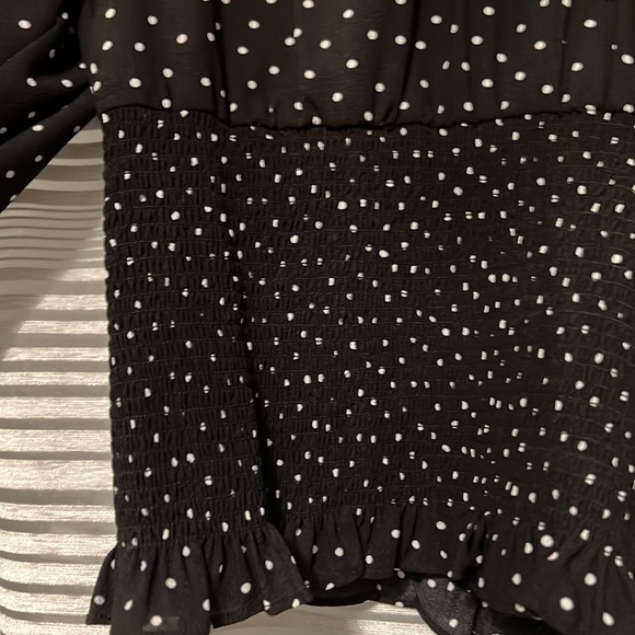 BLACK POLKADOT TOP - Picture 2 of 3